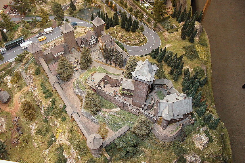 Burg im Jahr 2003
Die Burganlage von oben
